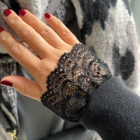 Lace Wrist Cuff - Black